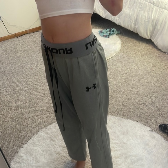 i don’t like the way they look on me but they are super comfy - Picture 1 of 2